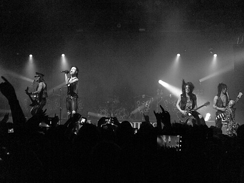 BLACK VEIL BRIDES