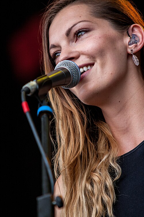 Rosie Lowe